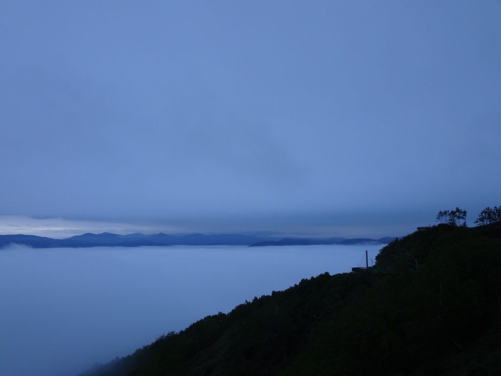 雲海テラス　２層(太平洋型雲海+悪天候型雲海)